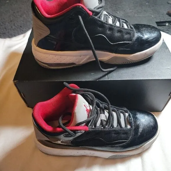 Air Jordan Kids Max Aura 2 GS CN8094-006 Black Lace Up Basketball Shoes Size 4.5