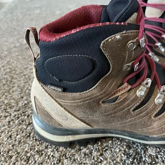AKU Women's 10/ Men's 8.5 Hiking Boots