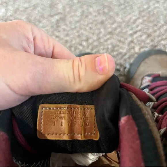 AKU Women's 10/ Men's 8.5 Hiking Boots