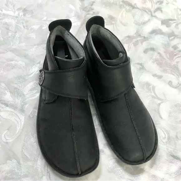 Alegria by PG Lite Caiti Black Leather Bootie size 37 EU 7-7.5 US