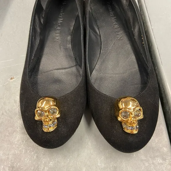 Alexander McQueen size 7 skull flats preloved still look good