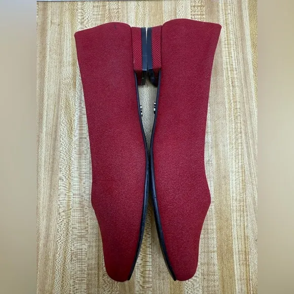Antonia Saint New York Red Fabric Flats Round Toe Slip On Shoes Size 7C