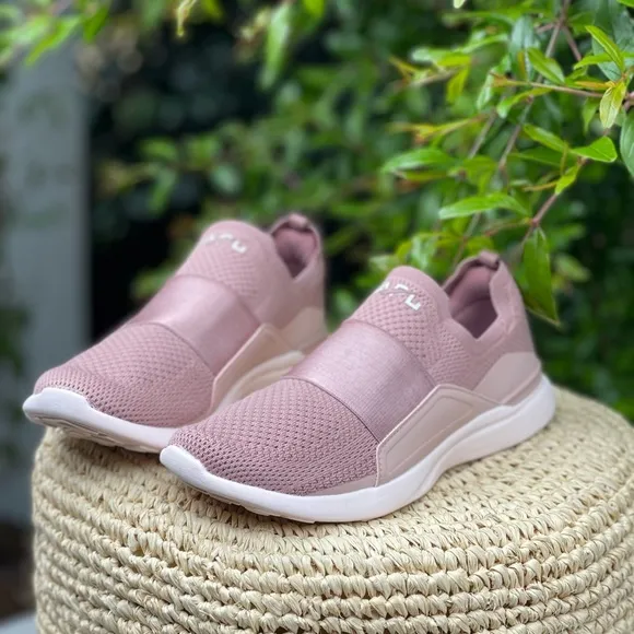 APL Athletic Propulsion Labs APL Lululemon womens size 7