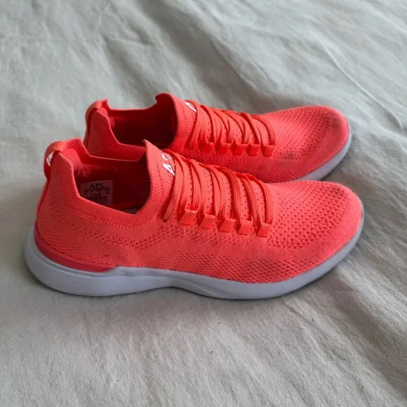 APL Techloom Breeze Magenta Sneakers
