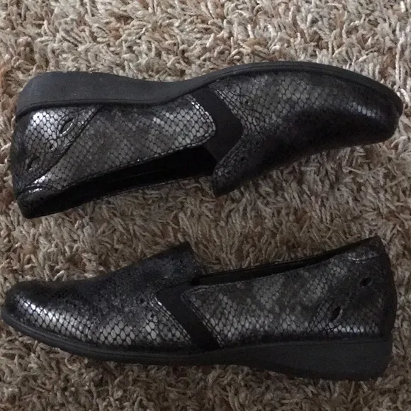 Aravon Adalyn shoes