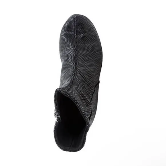 ARCOPEDICO Women’s Croc Shoes in the Size 41/9.5-10 US Size in Black Color