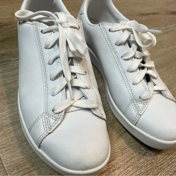 Armani Exchange Men's Lace-Up Low-Top Sneakers White Size 7 US