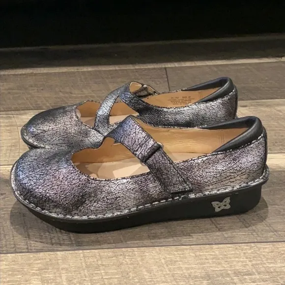 Authentic Alegria black and silver metallic leather shoes Sz 7