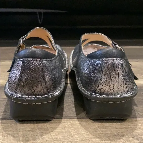 Authentic Alegria black and silver metallic leather shoes Sz 7