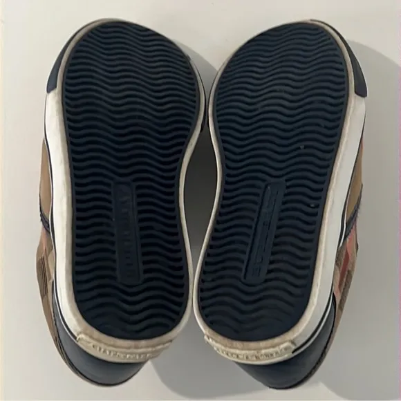 Authentic Burberry luxury designer signature boys slip on sneakers sz 10