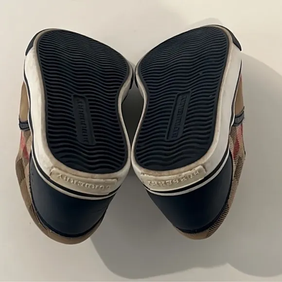 Authentic Burberry luxury designer signature boys slip on sneakers sz 10