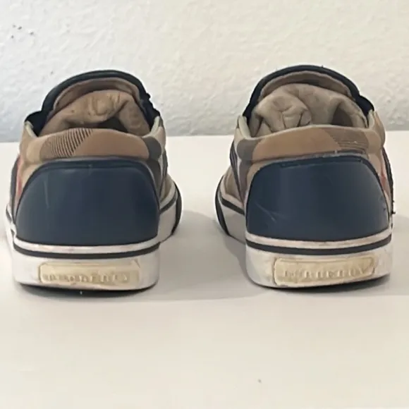 Authentic Burberry luxury designer signature boys slip on sneakers sz 10