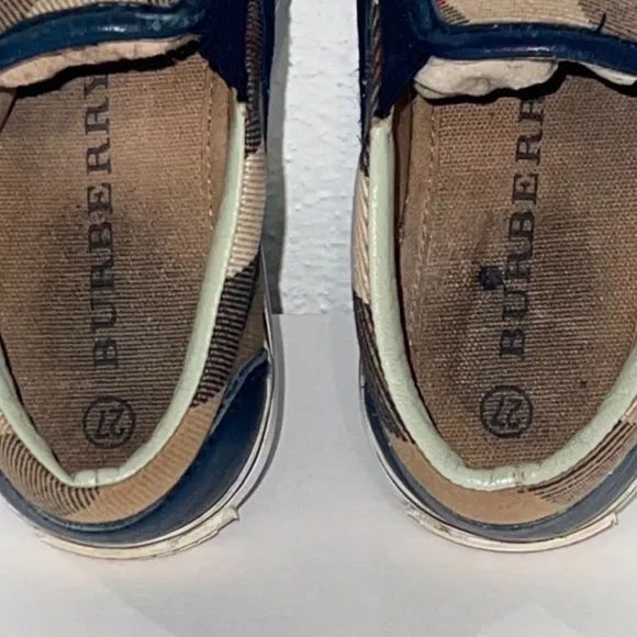 Authentic Burberry luxury designer signature boys slip on sneakers sz 10