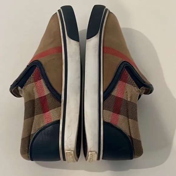 Authentic Burberry luxury designer signature boys slip on sneakers sz 10