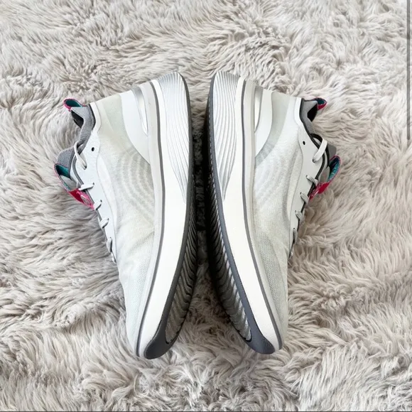 Bala Twelve Shades Gray Shoes