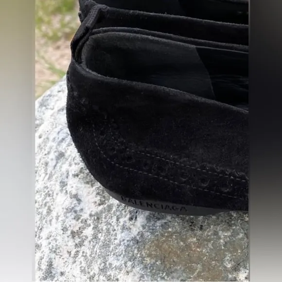 BALENCIAGA Paris‎ Black Wingtip Flats Suede Shoes