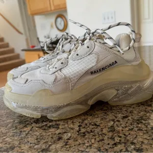 Balenciaga Triple S sneakers 38 women white Clear sole