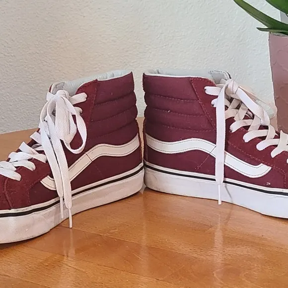 Barely Worn- VANS -Classic Skate Sk8 Hi- High Top Sneakers -Size 6.5 mens