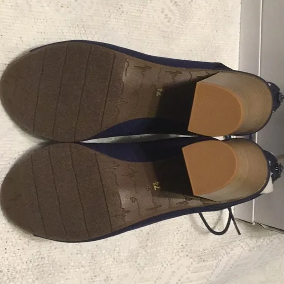 BC Vivacious Indigo Vegan V-Suede Lace Up Sandal