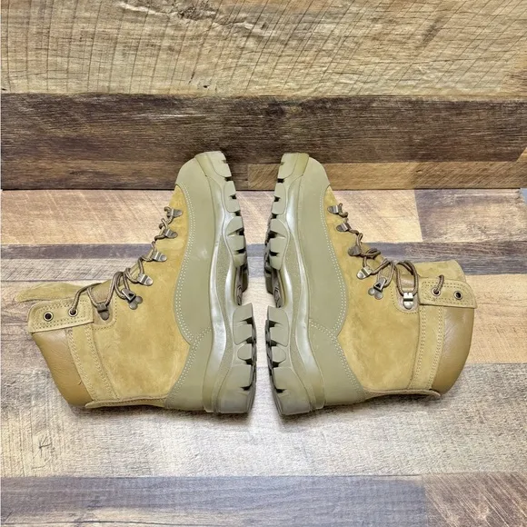 Belleville Mountain MCB 950 Gore Tex Vibram Combat Hiker Boot Khaki Size 9W NEW