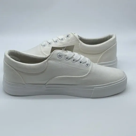 Ben Sherman lace up canvas sneakers in white