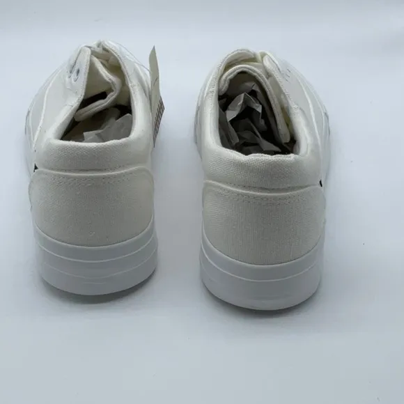Ben Sherman lace up canvas sneakers in white