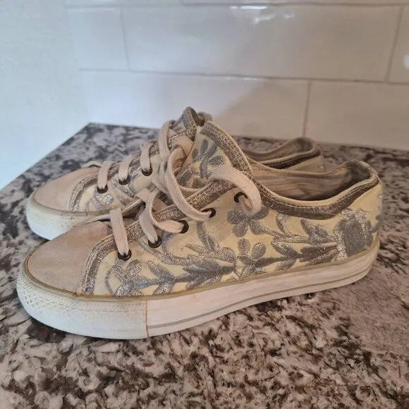 BIYA JOHNNY WAS Embroidered Floral Canvas suede Sneakers Men’s 6 Women’s 8