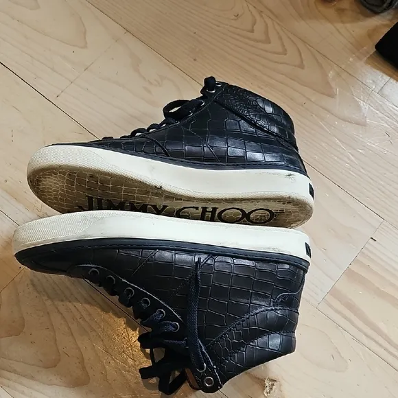 Black Crocodile Pattern High-Top Sneakers