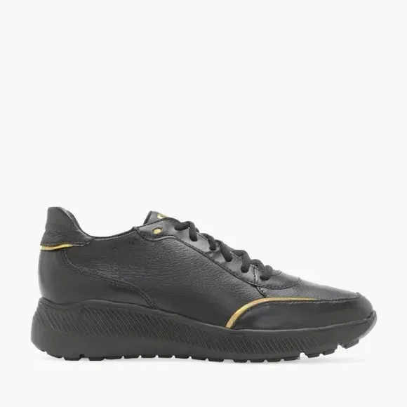 Black sports shoes made in Poland
