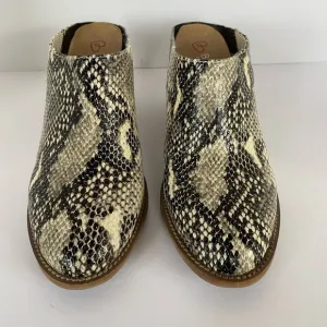 Blondo animal print waterproof mule heel women’s shoes size 8M.