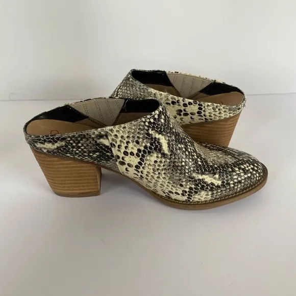 Blondo animal print waterproof mule heel women’s shoes size 8M.