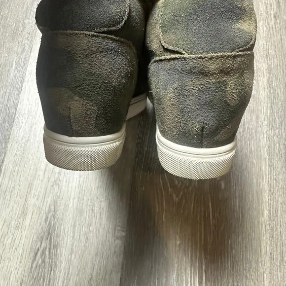 Blondo Glenda Camo Suede Waterproof Shoes