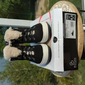 Blondo Shylo suede hiking/sneaker boots 6.5