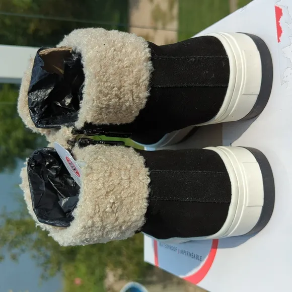 Blondo Shylo suede hiking/sneaker boots 6.5