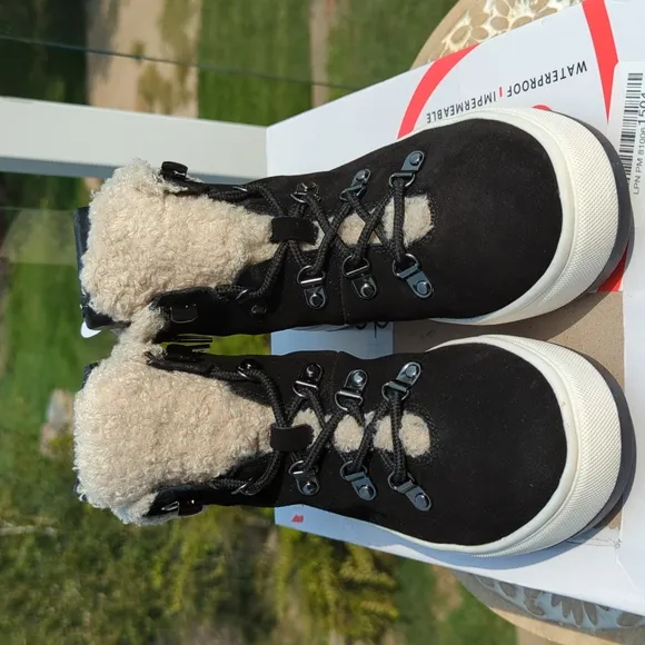 Blondo Shylo suede hiking/sneaker boots 6.5