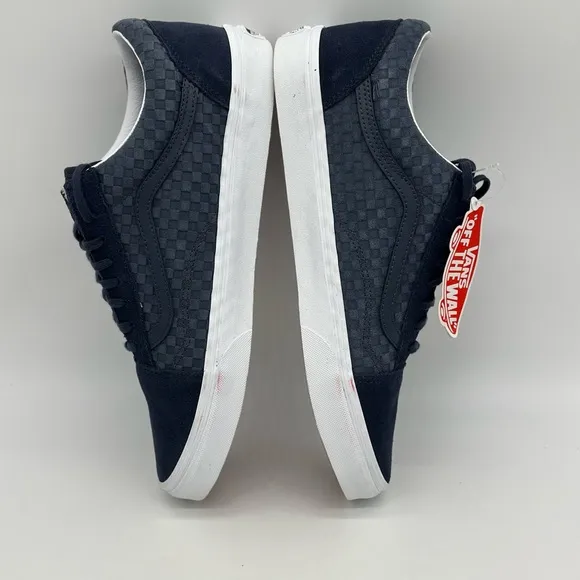 Blue and White Minimalist Sneakers with Textured Upper