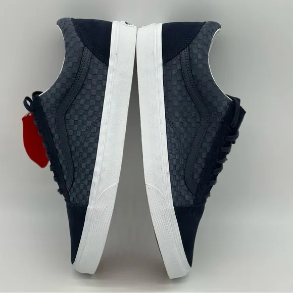 Blue and White Minimalist Sneakers with Textured Upper