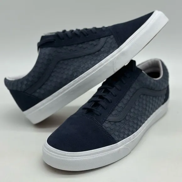 Blue and White Minimalist Sneakers with Textured Upper