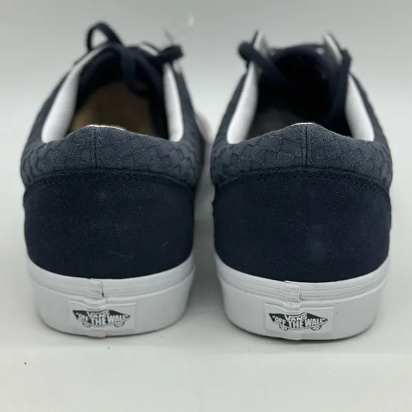 Blue and White Minimalist Sneakers with Textured Upper