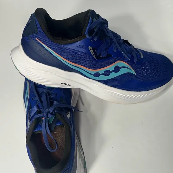 Blue Athletic Running Shoes saucony size 11 pre owned Exellent conditions