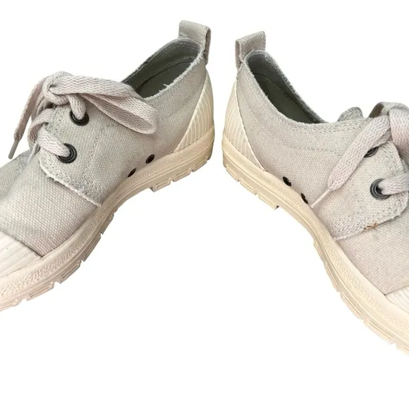 Boks by Reebok Women's Beige Canvas Sneakers 7.5
