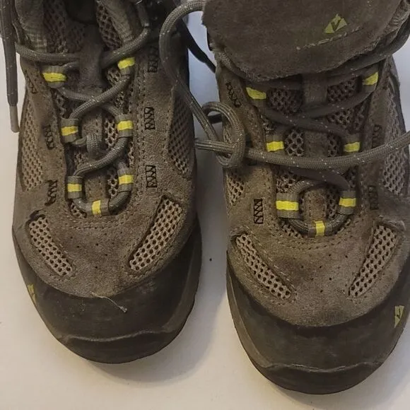 Boy's vasque hiking boots size 2M