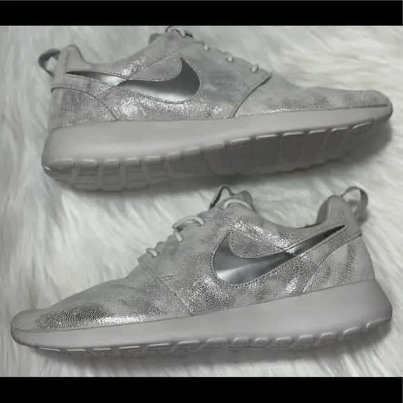 BRAND NEW RARE Nike Roshe One PRM Running Shoes