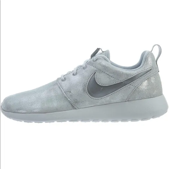 BRAND NEW RARE Nike Roshe One PRM Running Shoes