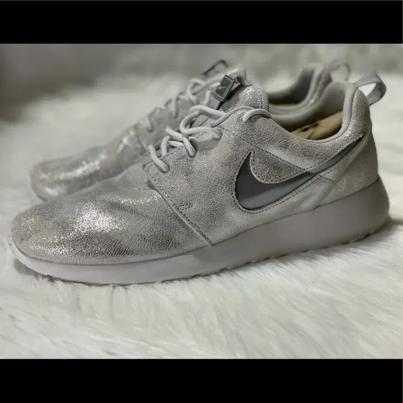 BRAND NEW RARE Nike Roshe One PRM Running Shoes