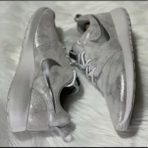 BRAND NEW RARE Nike Roshe One PRM Running Shoes