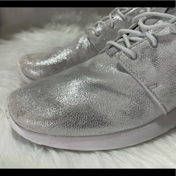 BRAND NEW RARE Nike Roshe One PRM Running Shoes