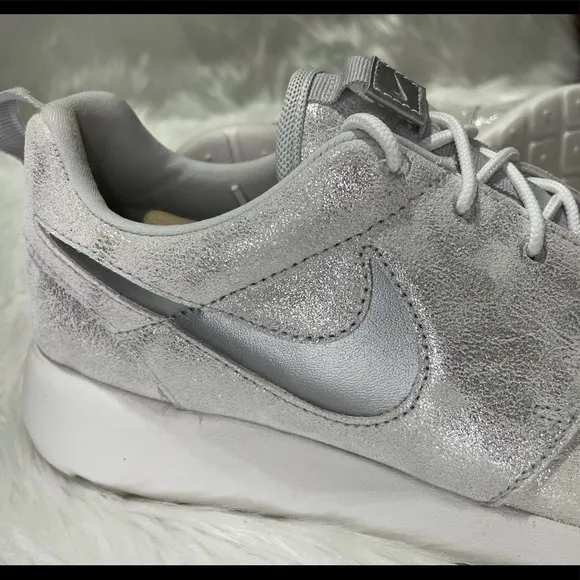 BRAND NEW RARE Nike Roshe One PRM Running Shoes