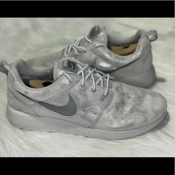 BRAND NEW RARE Nike Roshe One PRM Running Shoes