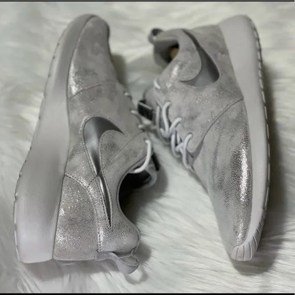 BRAND NEW RARE Nike Roshe One PRM Running Shoes